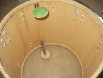 Help with identifying Drumset!