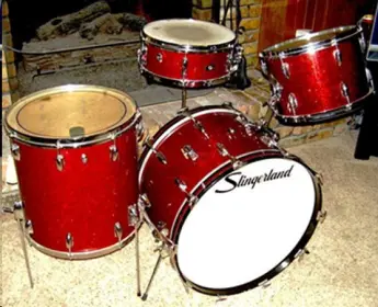 Slingys out at a gig