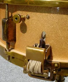 1929-32 LEEDY 5 x 14 GOLD SPARKLE/NOBBY GOLD BROADWAY DUAL (1st GENERATION)