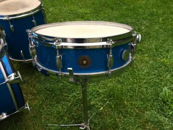 4 piece 1960's Gretsch Round Badge 'Progressive Jazz Outfit' in blue sparkle