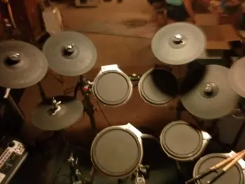wanting to sell my uncles drums....