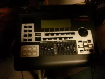 wanting to sell my uncles drums....