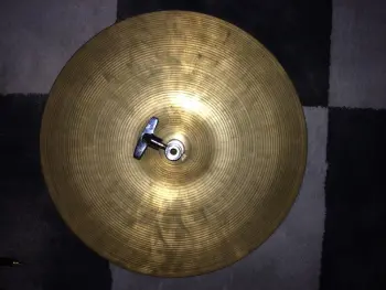 HELP is it an avedis pre new beat hi hat from early 60's??