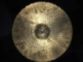 HELP is it an avedis pre new beat hi hat from early 60's??
