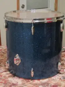 Early 70's Pearl kit? President Lugs?