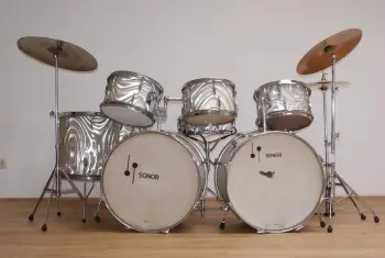 More Sonor Tigers