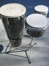 Identifying a 1960's Ludwig bongo/conga combo