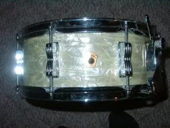 Looking for some Ludwig experts on a 60s snare..?