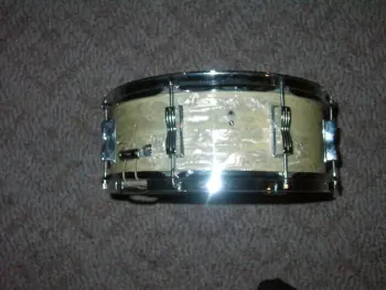 Looking for some Ludwig experts on a 60s snare..?
