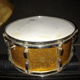 Help with vintage Ludwig Snare.