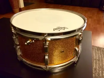 Help with vintage Ludwig Snare.