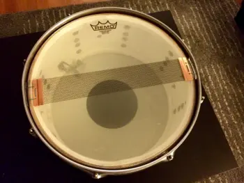 Help with vintage Ludwig Snare.