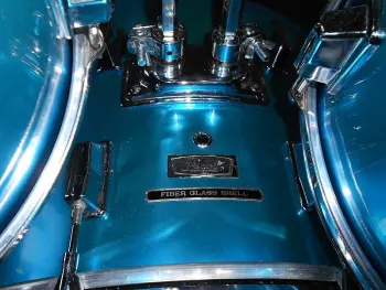 Pearl wood / fiberglass in red oyster