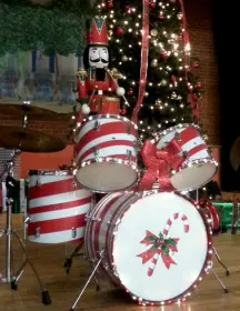 holiday drums lights