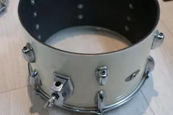 Please help me identify these Slingerlands