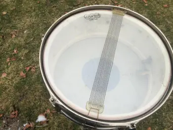 vintage Ludwig Pioneer snare drum in silver sparkle - Nice!
