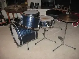 I got my teardrop matching floor tom today. Hee haw!!!
