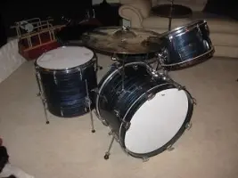 I got my teardrop matching floor tom today. Hee haw!!!