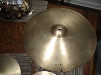 24-inch ride Zildjian: ???