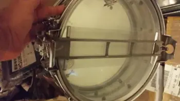Tying to identify a snare drum
