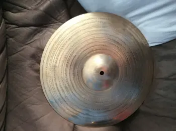 I'm stumped on these Hats...info,help..?