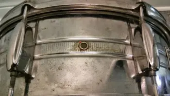 Please, help me identify this 8 lug snare...