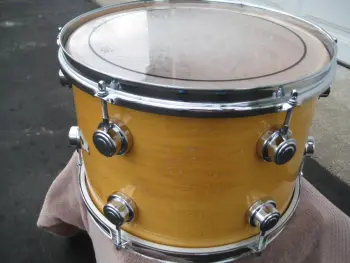 Camco LA 9x13 Natural Tom
