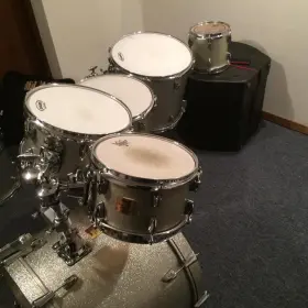 Yamaha Maple Custom Absolute - Silver Sparkle - $1400