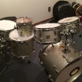 Yamaha Maple Custom Absolute - Silver Sparkle - $1400