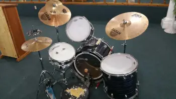 need help to identify my set