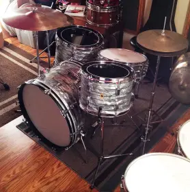 2 floor toms rule.