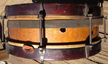 Vintage Drum I.D.