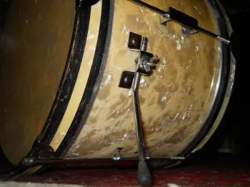 Another Please help identify these drums thread.