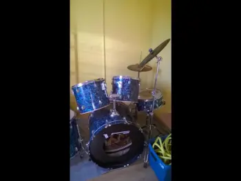 Unknown brand drumkit - Can You help me please?