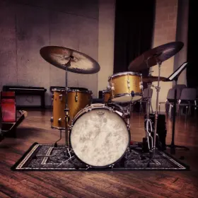 Looking for 60's Ludwig 14x14 Club Date Floor Tom in Gold Sparkle