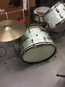 Ludwig white marine pearl floor tom. Late 50's early 60's