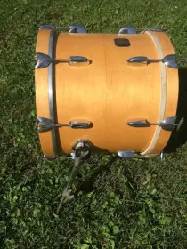 Vintage Gretsch square badge 14” x 18” bass drum, natural maple