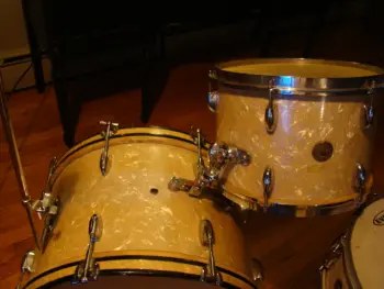 Picked up some Gretsch gems!