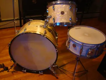 Picked up some Gretsch gems!