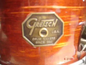 Gretsch badge needed