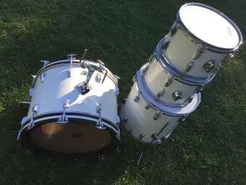 Vintage 70's Ludwig Blue + Olive badge 'Hollywood' Drum set