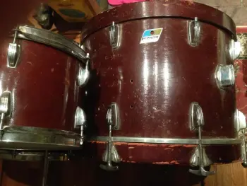 Ludwig Lacquer B/O Badge Ludwig C-List Find - Is the finish original?
