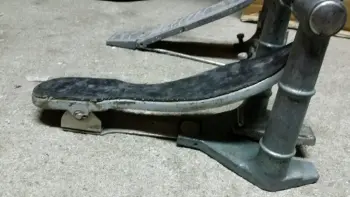 Unknown bass drum pedal