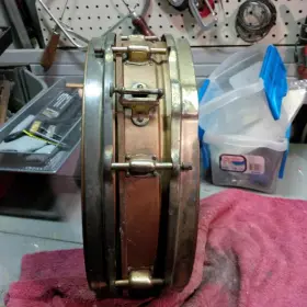 Need help to identify a snare drum