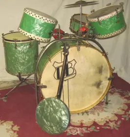 Sea Green Pearl set with matching Banjo....