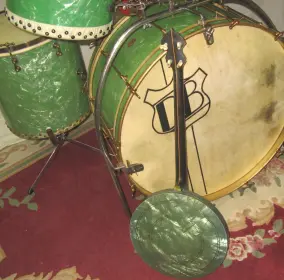 Sea Green Pearl set with matching Banjo....
