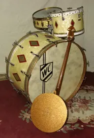 Leedy drum set with banjo!