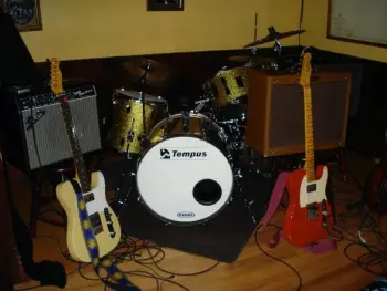 Non-Posters and Lurkers post your drums thread.