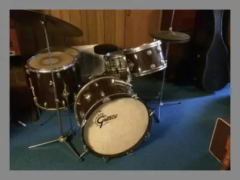 Vintage Gretsch drum set