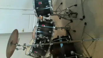 Please help identify these drums